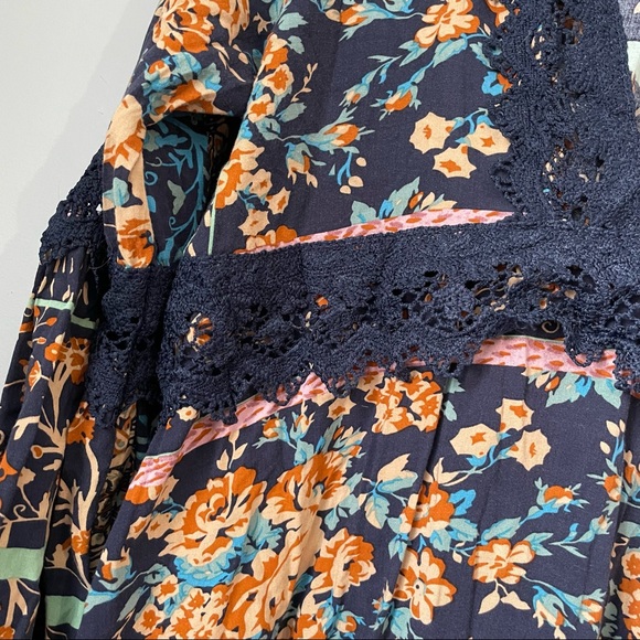 JAASE Boho v-neck crochet hippie shirt size medium - Picture 6 of 8